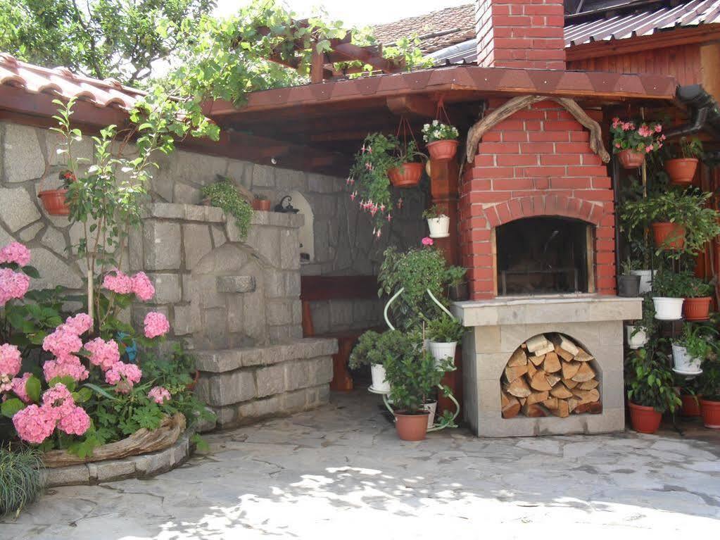 Family Hotel Nadejda Bansko Exterior foto